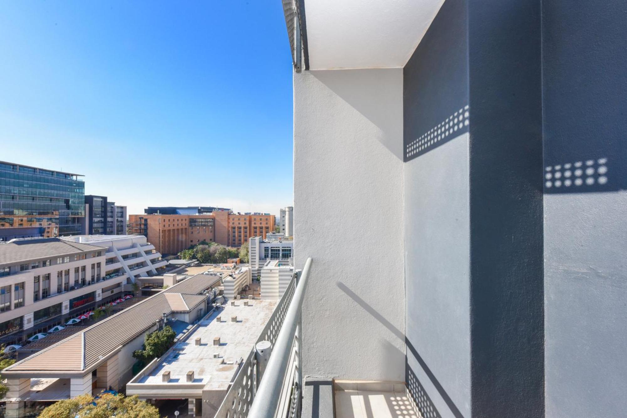 The Median Rosebank Luxury Apartment - Building With Generator Γιοχάνεσμπουργκ Εξωτερικό φωτογραφία