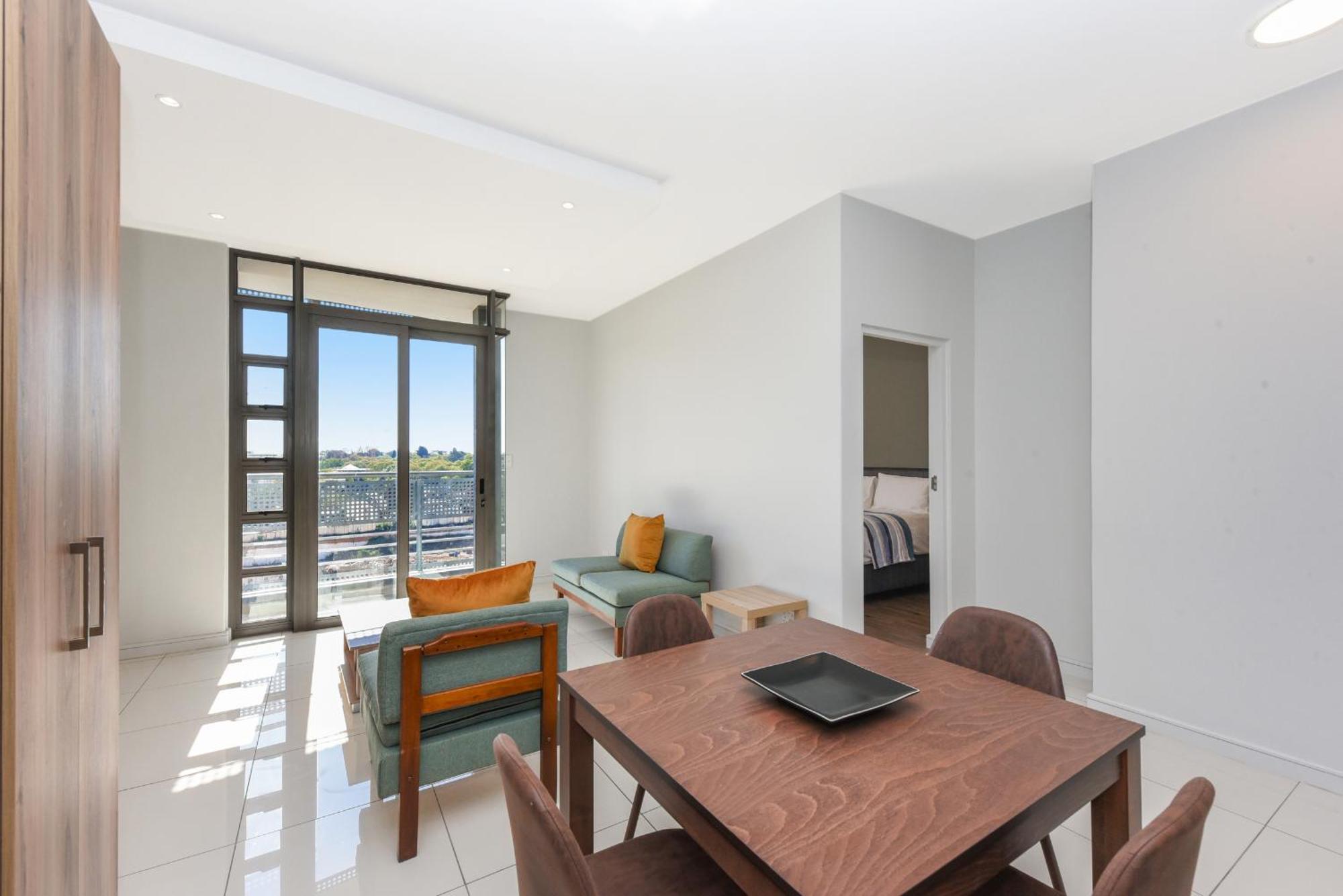 The Median Rosebank Luxury Apartment - Building With Generator Γιοχάνεσμπουργκ Εξωτερικό φωτογραφία