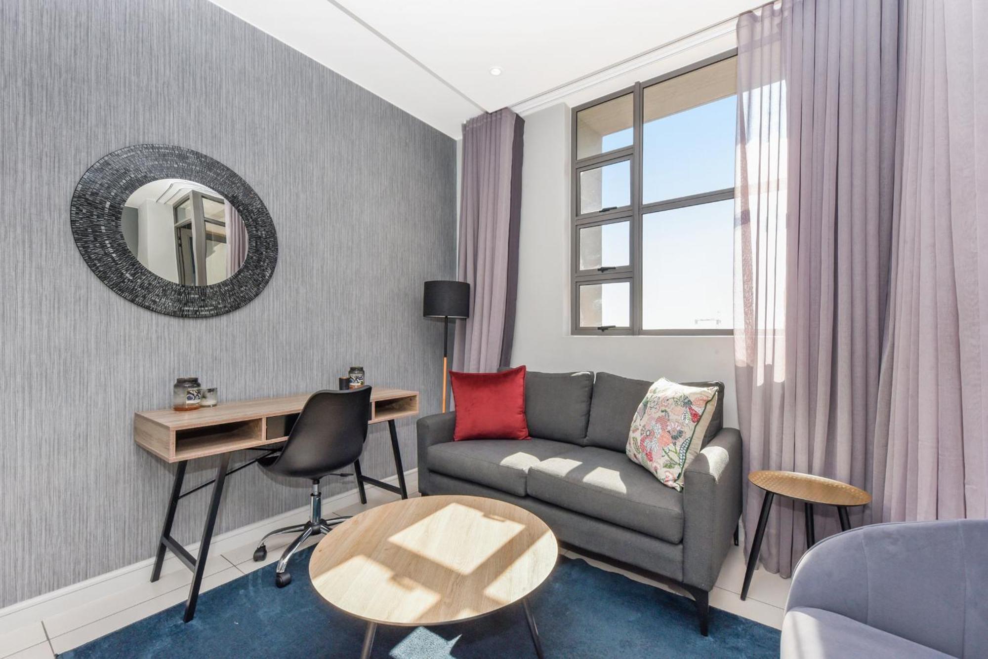 The Median Rosebank Luxury Apartment - Building With Generator Γιοχάνεσμπουργκ Εξωτερικό φωτογραφία